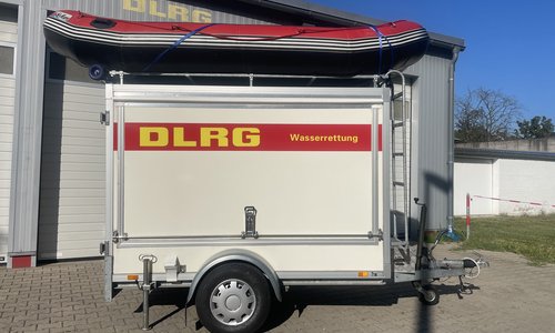 : Geräteanhänger Flut